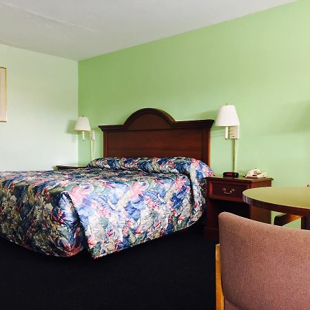 Relax Inn Folkston Екстериор снимка
