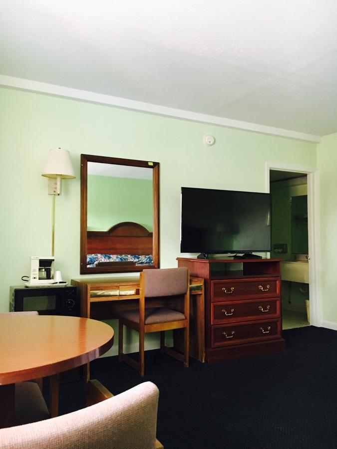 Relax Inn Folkston Екстериор снимка