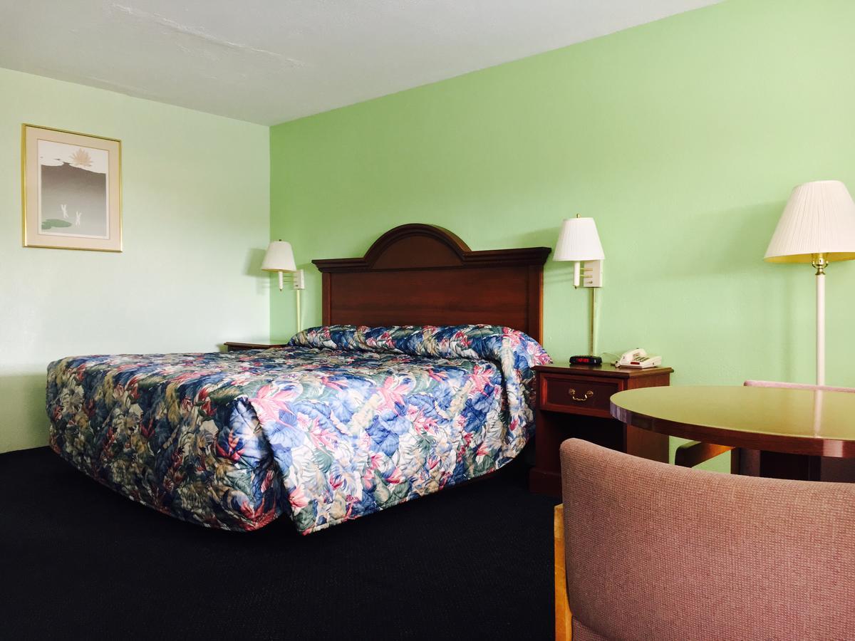 Relax Inn Folkston Екстериор снимка