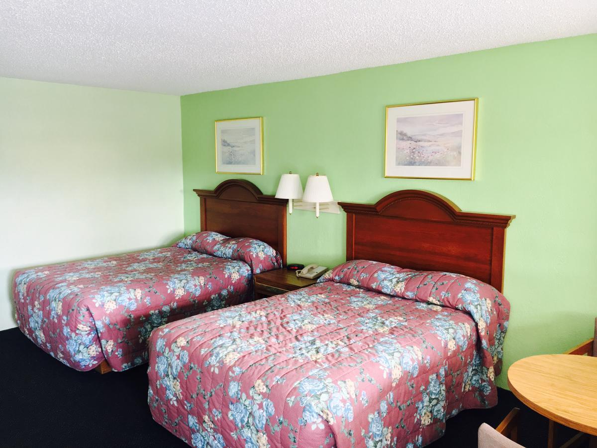 Relax Inn Folkston Екстериор снимка